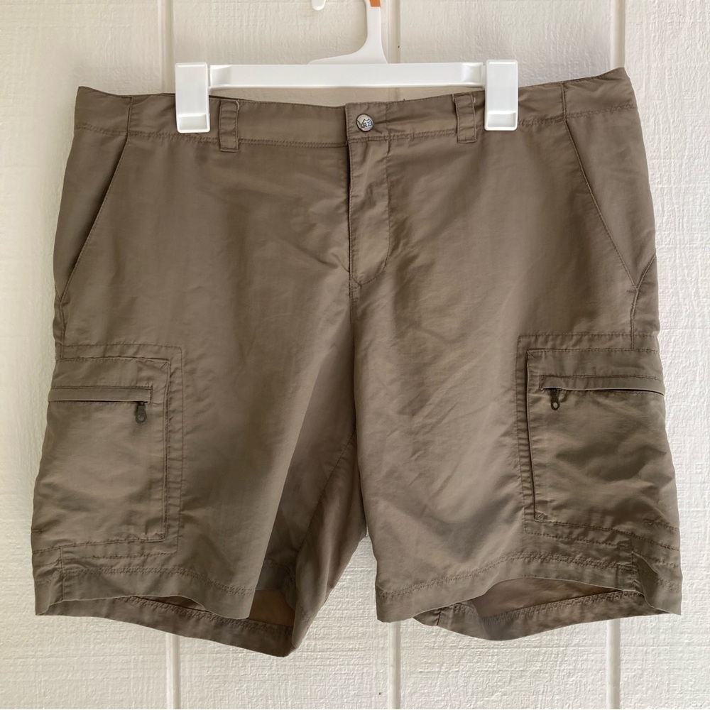 REI Women’s 16 Tan Cargo Shorts Lightweight Utilitarian Design